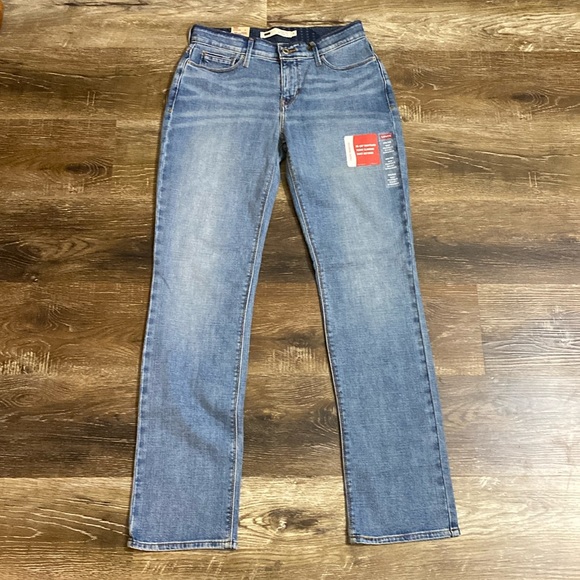 Levi's Denim - NWT Levi’s 525 Straight leg Jeans